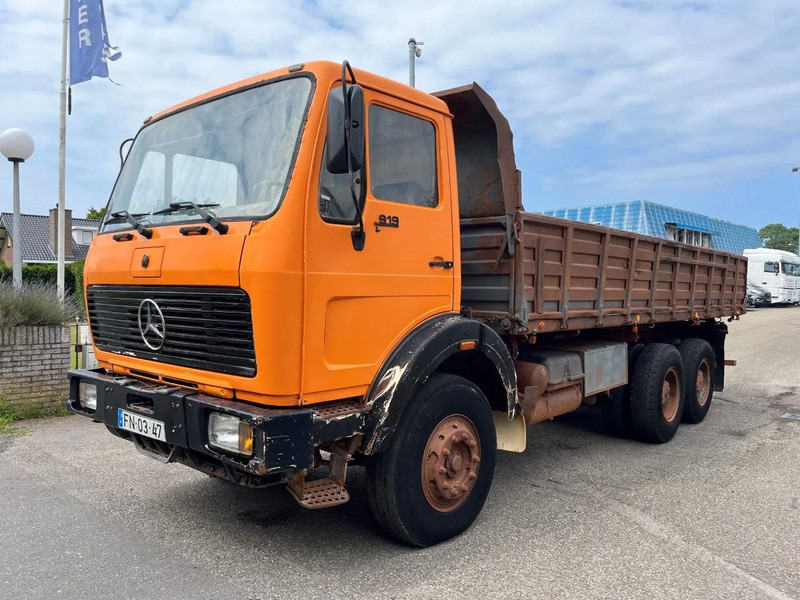 Mercedes-Benz SK 2628 6X4 FULL STEEL SPRING KIPPER MANUAL GEARBOX - Самосвал: фото 1 Mercedes-Benz SK 2628 6X4 FULL STEEL SPRING KIPPER MANUAL GEARBOX - Самосвал: фото 1