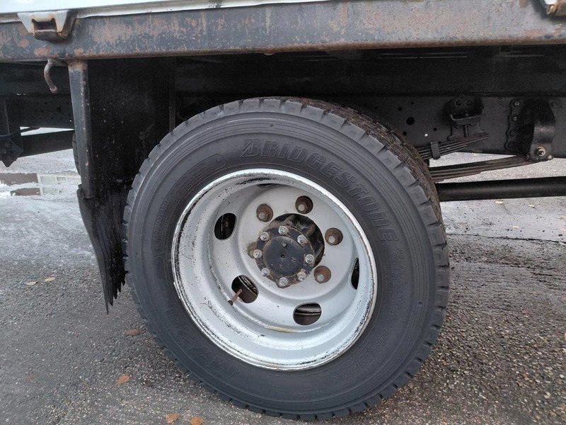 Mitsubishi Canter 7C15 4x2 STEEL SPRING MANUAL GEARBOX - Грузовик бортовой/ Платформа: фото 5 Mitsubishi Canter 7C15 4x2 STEEL SPRING MANUAL GEARBOX - Грузовик бортовой/ Платформа: фото 5