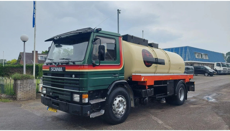 Scania P82 4x2 Tank - Грузовик-цистерна: фото 1 Scania P82 4x2 Tank - Грузовик-цистерна: фото 1