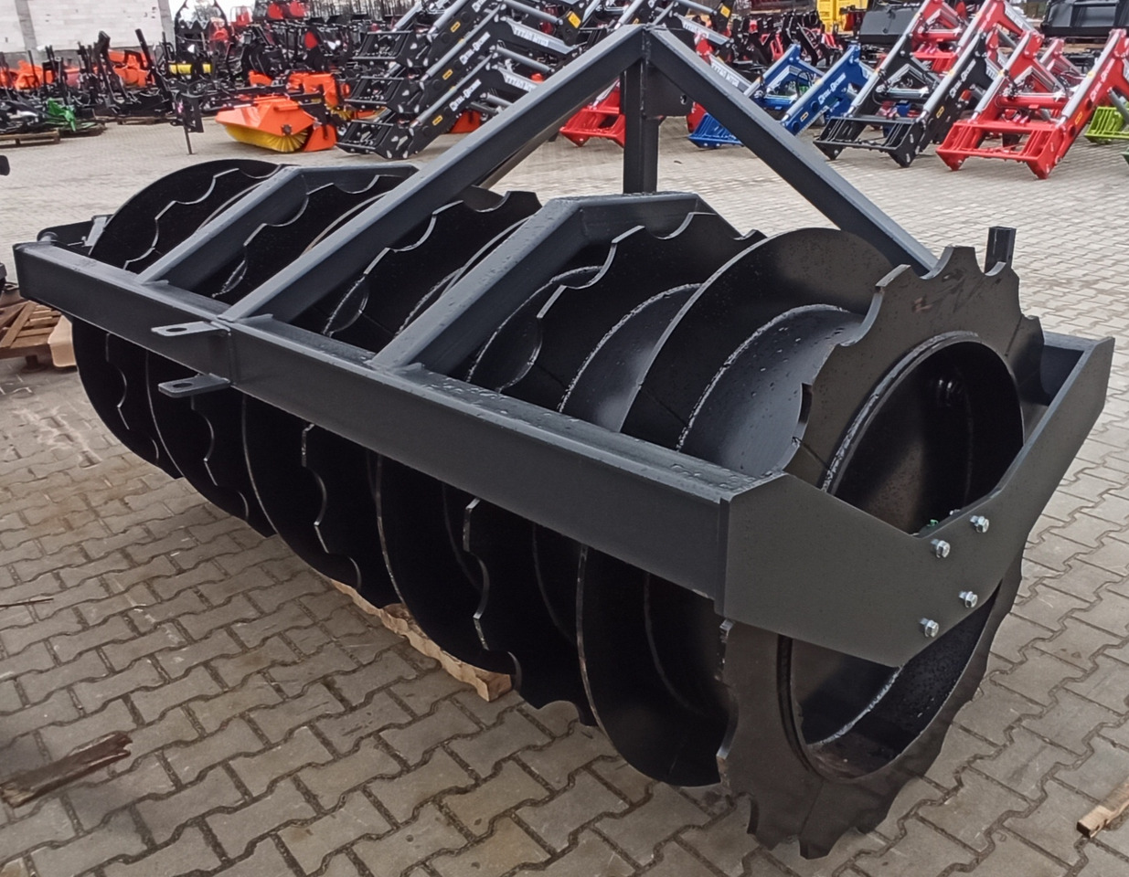 METAL-TECHNIK Wał pryzmowy - Полевой каток: фото 3 METAL-TECHNIK Wał pryzmowy - Полевой каток: фото 3