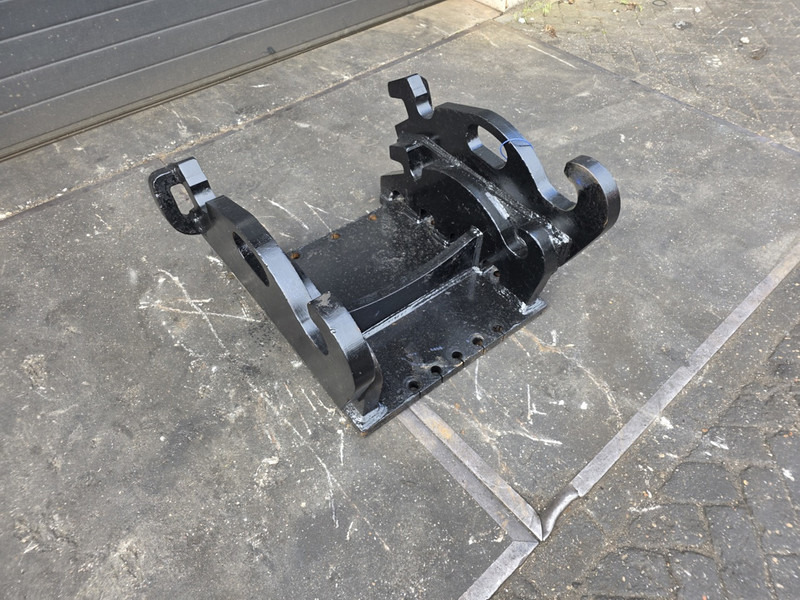 Kopplaat cw40 cw 45 adaptor plate cw45 cw 40 cw30 verachtert - Сцепное устройство для Строительной техники: фото 2 Kopplaat cw40 cw 45 adaptor plate cw45 cw 40 cw30 verachtert - Сцепное устройство для Строительной техники: фото 2