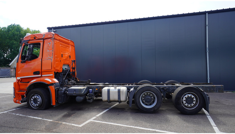 Mercedes-Benz ANTOS 2843 6x2 DAMAGED VEHICLE - Грузовик-шасси: фото 1 Mercedes-Benz ANTOS 2843 6x2 DAMAGED VEHICLE - Грузовик-шасси: фото 1