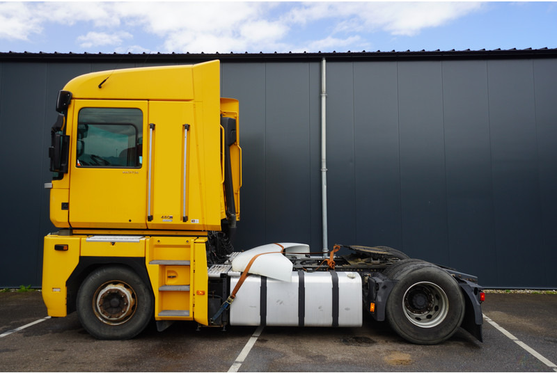 Renault MAGNUM 480 DXI RETARDER EURO 5 WITHOUT DOCUMENTS - Тягач: фото 1 Renault MAGNUM 480 DXI RETARDER EURO 5 WITHOUT DOCUMENTS - Тягач: фото 1