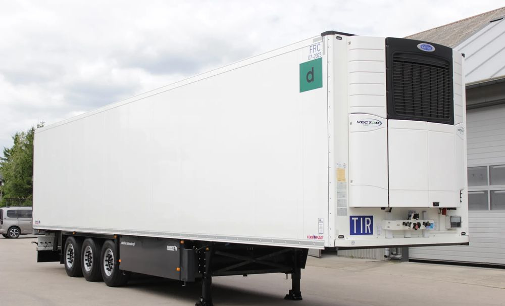 Schmitz Cargobull CARRIER VECTOR 1550 / MAŁO UŻYWANA **728 MTH / JAK NOWA / - Полуприцеп-рефрижератор: фото 2 Schmitz Cargobull CARRIER VECTOR 1550 / MAŁO UŻYWANA **728 MTH / JAK NOWA / - Полуприцеп-рефрижератор: фото 2