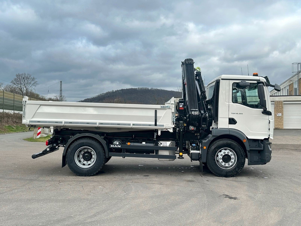 Самосвал, Автоманипулятор MAN TGM 18.320 4x2 Euro6e  Hiab X-HiDuo 138DS-3: фото 6