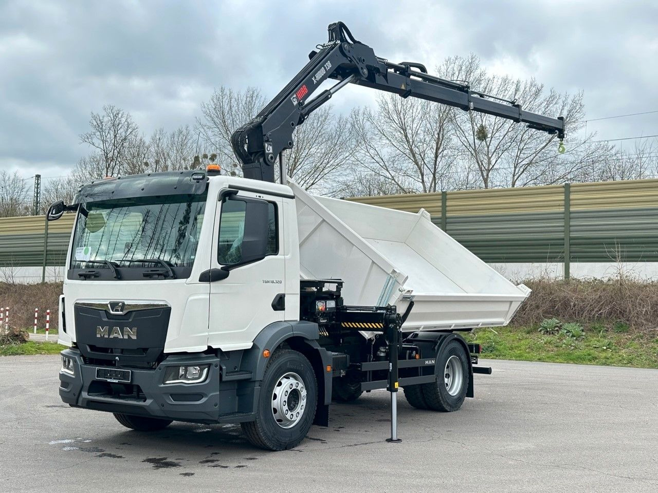 Самосвал, Автоманипулятор MAN TGM 18.320 4x2 Euro6e  Hiab X-HiDuo 138DS-3: фото 16