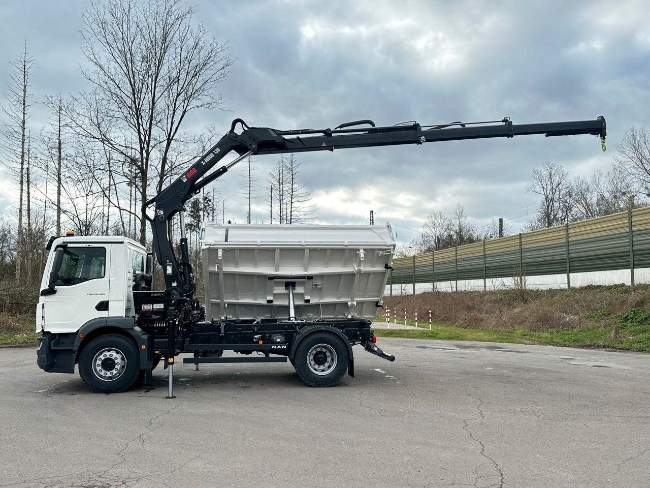 Самосвал, Автоманипулятор MAN TGM 18.320 4x2 Euro6e  Hiab X-HiDuo 138DS-3: фото 15