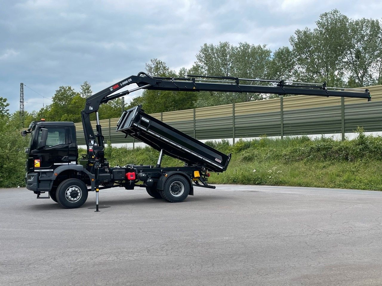 MAN TGM 18.320 4x4 Euro6e Hiab X Hiduo 228-4 MAN TGM 18.320 4x4 Euro6e Hiab X Hiduo 228-4 - Самосвал, Автоманипулятор: фото 5 MAN TGM 18.320 4x4 Euro6e Hiab X Hiduo 228-4 MAN TGM 18.320 4x4 Euro6e Hiab X Hiduo 228-4 - Самосвал, Автоманипулятор: фото 5