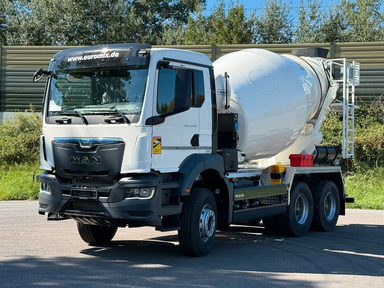 MAN TGS 33.440 / 6X4 Euro6e Euromix MTP EM 7 L - Автобетоносмеситель: фото 1 MAN TGS 33.440 / 6X4 Euro6e Euromix MTP EM 7 L - Автобетоносмеситель: фото 1