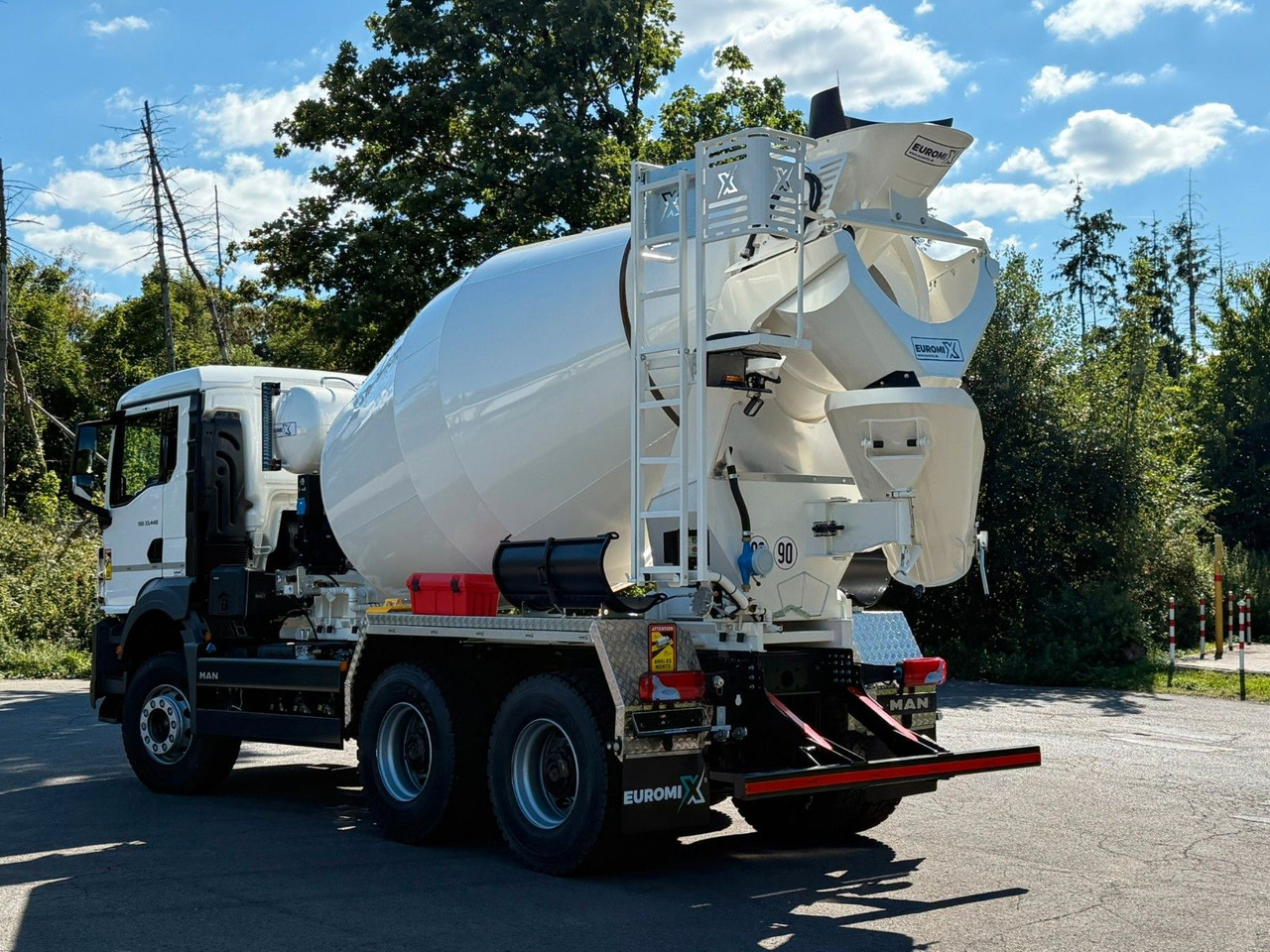 MAN TGS 33.440 / 6X4 Euro6e Euromix MTP EM 7 L - Автобетоносмеситель: фото 4 MAN TGS 33.440 / 6X4 Euro6e Euromix MTP EM 7 L - Автобетоносмеситель: фото 4