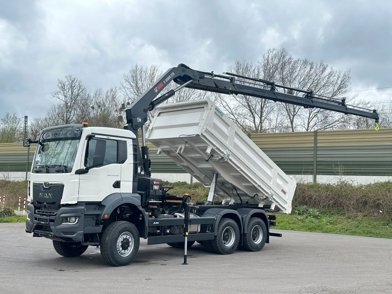 MAN TGS 33.440 6x6 /3-Seiten- Kipper / HIAB 228-4 - Самосвал, Автоманипулятор: фото 1 MAN TGS 33.440 6x6 /3-Seiten- Kipper / HIAB 228-4 - Самосвал, Автоманипулятор: фото 1