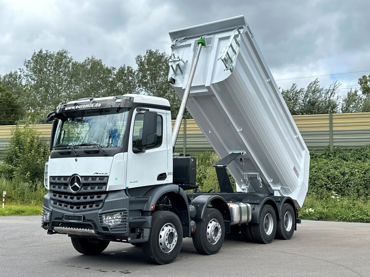 Самосвал Mercedes-Benz 4142 8X4  Mulden-  Kipper -  EuromixMTP: фото 9