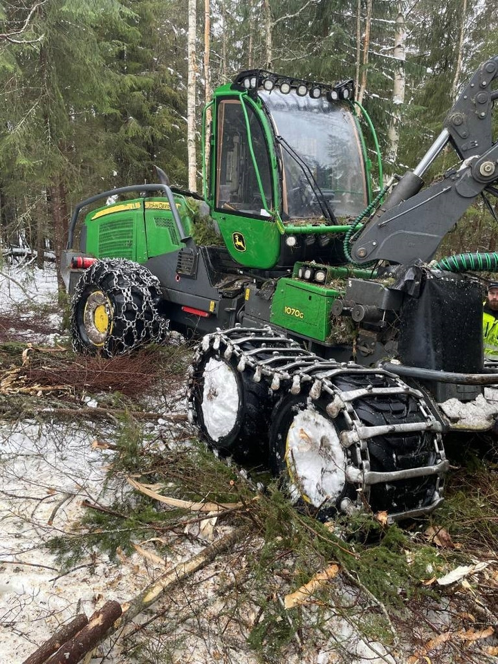 John Deere 1070 G - Харвестер: фото 3 John Deere 1070 G - Харвестер: фото 3