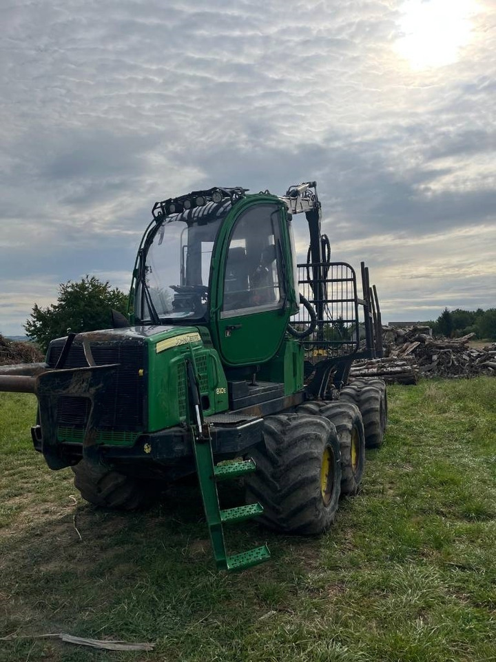 John Deere 810 E - Форвардер: фото 2 John Deere 810 E - Форвардер: фото 2