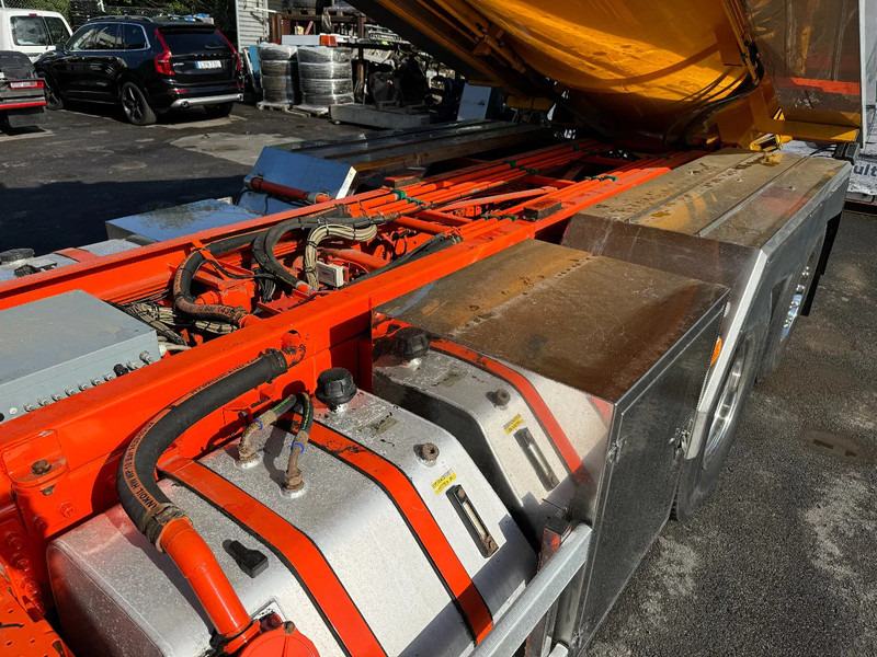 Volvo FMX 450 Combi Vacuum/Pressure 14m3 (1,5 + 12,5m3), 2017 - Ассенизатор: фото 4 Volvo FMX 450 Combi Vacuum/Pressure 14m3 (1,5 + 12,5m3), 2017 - Ассенизатор: фото 4