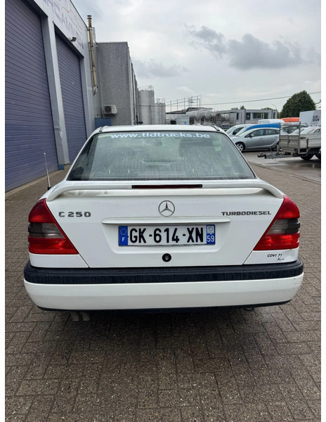 Mercedes-Benz C-Klasse **C250DIESEL** - Седан: фото 5 Mercedes-Benz C-Klasse **C250DIESEL** - Седан: фото 5
