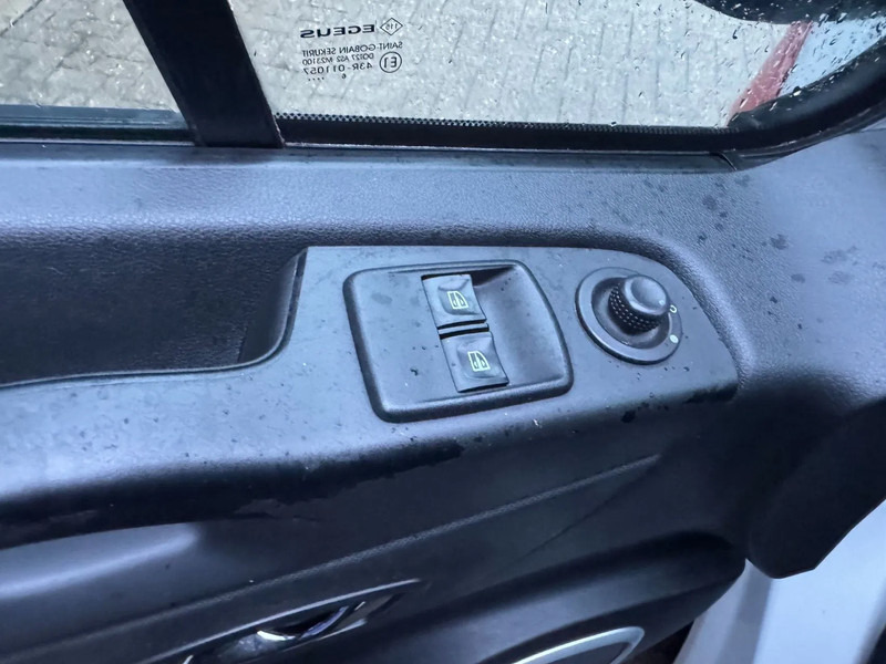 Машина скорой помощи Opel Vivaro **AMBULANCE-RETTUNGSWAGEN**: фото 13