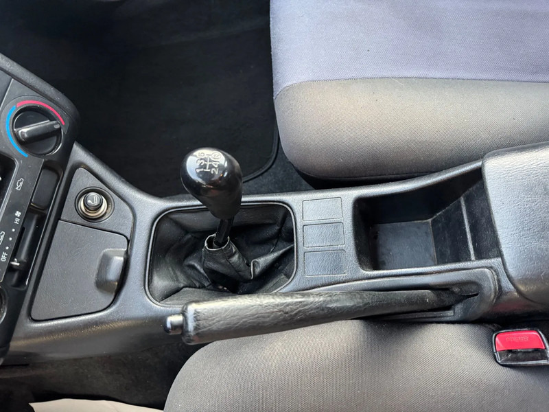 Седан Toyota Carina E **1600XLI-VERRY CLEAN**: фото 12