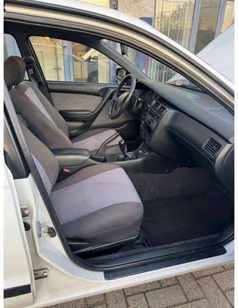 Седан Toyota Carina E **1600XLI-VERRY CLEAN**: фото 15