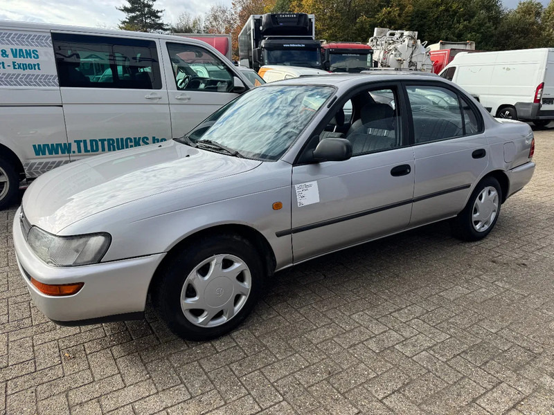Toyota Corolla **PETROL-AUTOMATIC-BELGIAN CAR** - Седан: фото 1 Toyota Corolla **PETROL-AUTOMATIC-BELGIAN CAR** - Седан: фото 1