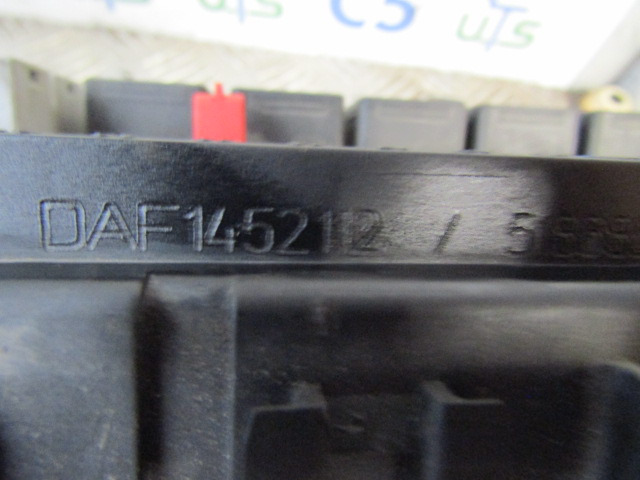 DAF CF 85 FUSE BOARD P/NO 1452112/518685102/01 - Электрическая система для Грузовиков: фото 3 DAF CF 85 FUSE BOARD P/NO 1452112/518685102/01 - Электрическая система для Грузовиков: фото 3