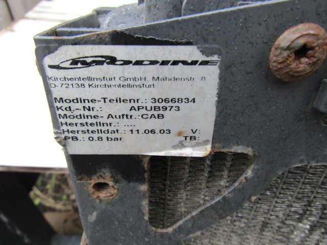 DAF LF 45/55 220/180 RADIATOR P/NO 3066834 - Радиатор для Грузовиков: фото 2 DAF LF 45/55 220/180 RADIATOR P/NO 3066834 - Радиатор для Грузовиков: фото 2