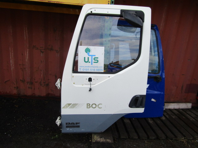 DAF LF 45/55 NEARSIDE (PASSENGER) COMPLETE DOOR - Кабина и интерьер для Грузовиков: фото 1 DAF LF 45/55 NEARSIDE (PASSENGER) COMPLETE DOOR - Кабина и интерьер для Грузовиков: фото 1