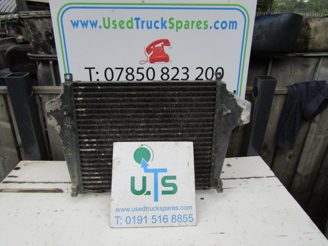 DAF LF 55 INTERCOOLER P/NO 1659127 - Радиатор для Грузовиков: фото 2 DAF LF 55 INTERCOOLER P/NO 1659127 - Радиатор для Грузовиков: фото 2