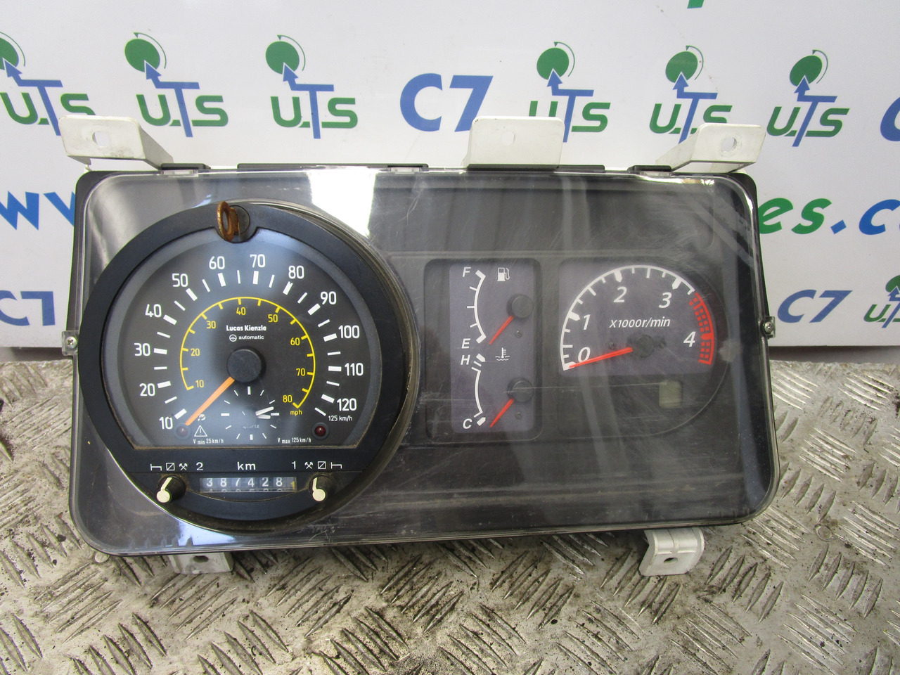 ISUZU NQR CLOCK CLUSTER AND TACHO P/NO 8981248920 - Электрическая система для Грузовиков: фото 1 ISUZU NQR CLOCK CLUSTER AND TACHO P/NO 8981248920 - Электрическая система для Грузовиков: фото 1
