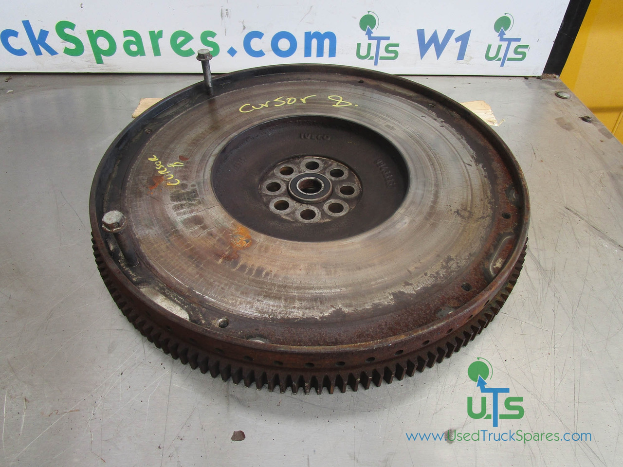 IVECO CURSOR 8 FLYWHEEL P/NO 99633961 - Маховик для Грузовиков: фото 1 IVECO CURSOR 8 FLYWHEEL P/NO 99633961 - Маховик для Грузовиков: фото 1