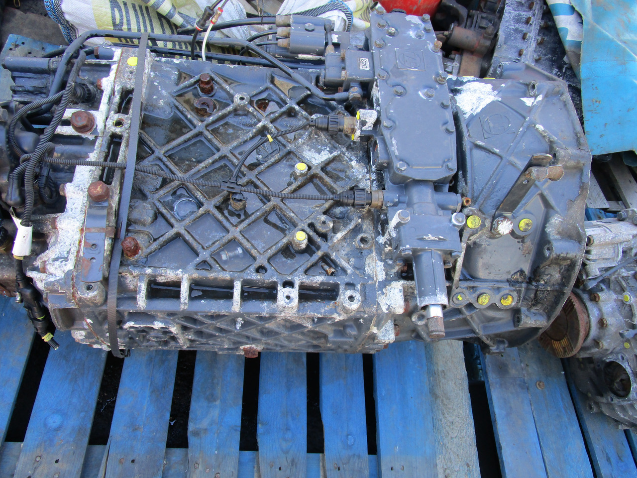 IVECO TREKKER ZF 16 SPEED MANUAL GEARBOX 16S 1620TD - Коробка передач для Грузовиков: фото 3 IVECO TREKKER ZF 16 SPEED MANUAL GEARBOX 16S 1620TD - Коробка передач для Грузовиков: фото 3