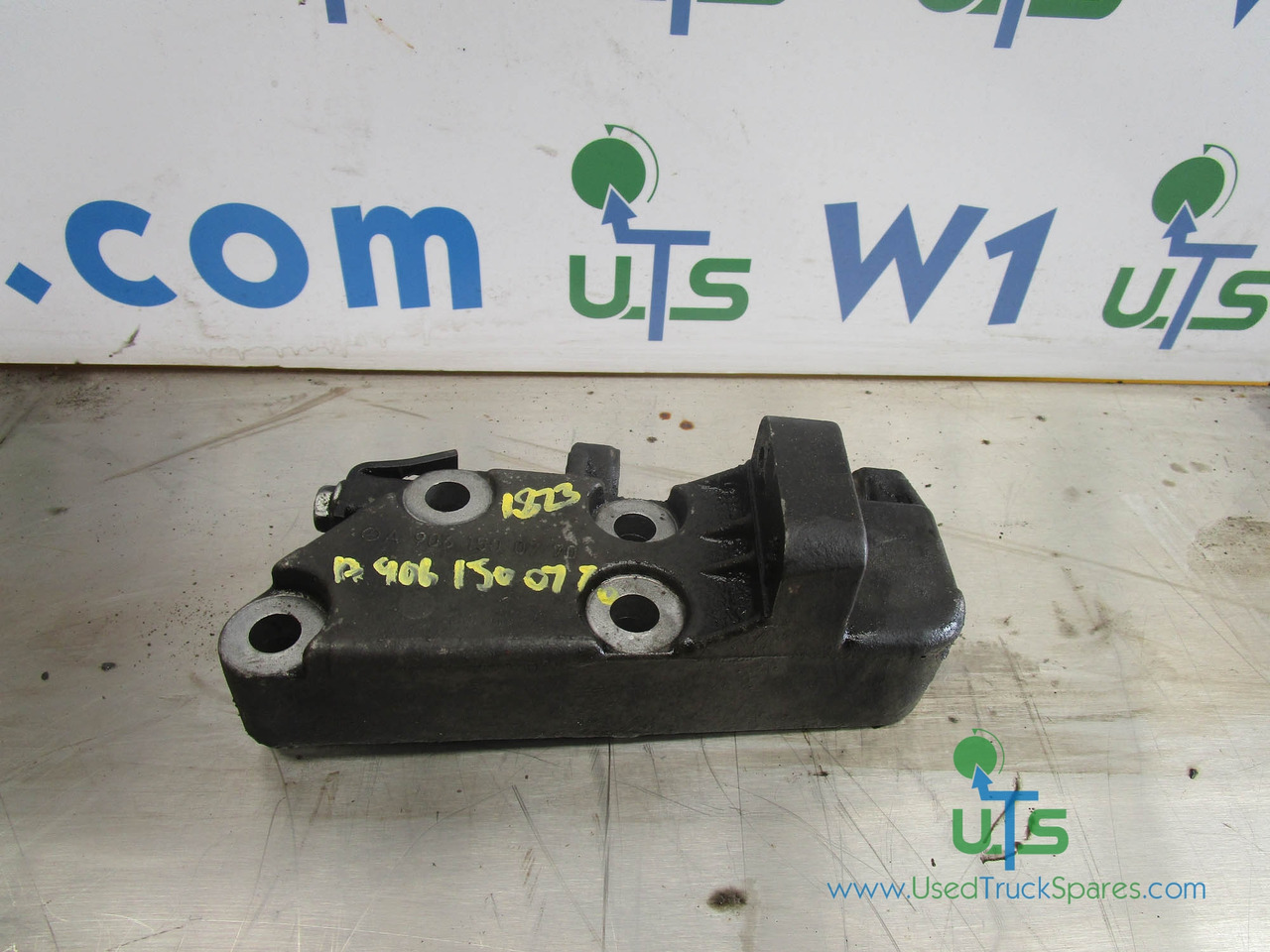 MERCEDES 1323/1823/2528 ALTERNATOR BRACKET P/no A9061500770 - Двигатель и запчасти для Грузовиков: фото 1 MERCEDES 1323/1823/2528 ALTERNATOR BRACKET P/no A9061500770 - Двигатель и запчасти для Грузовиков: фото 1