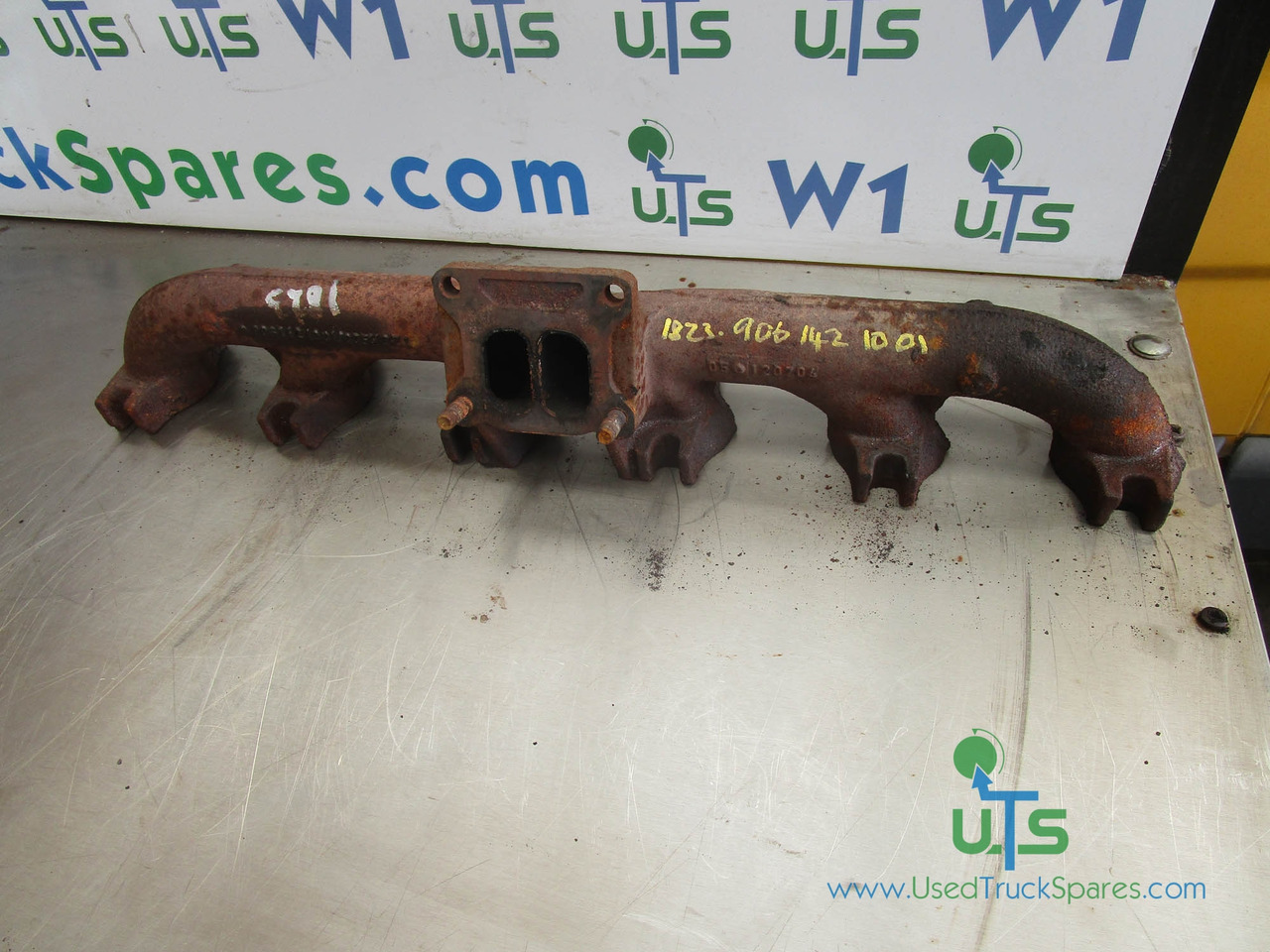 MERCEDES 1323/1823/2528 EXHAUST MANIFOLD P/NO 9061421001 - Глушитель/ Выхлопная система для Грузовиков: фото 1 MERCEDES 1323/1823/2528 EXHAUST MANIFOLD P/NO 9061421001 - Глушитель/ Выхлопная система для Грузовиков: фото 1