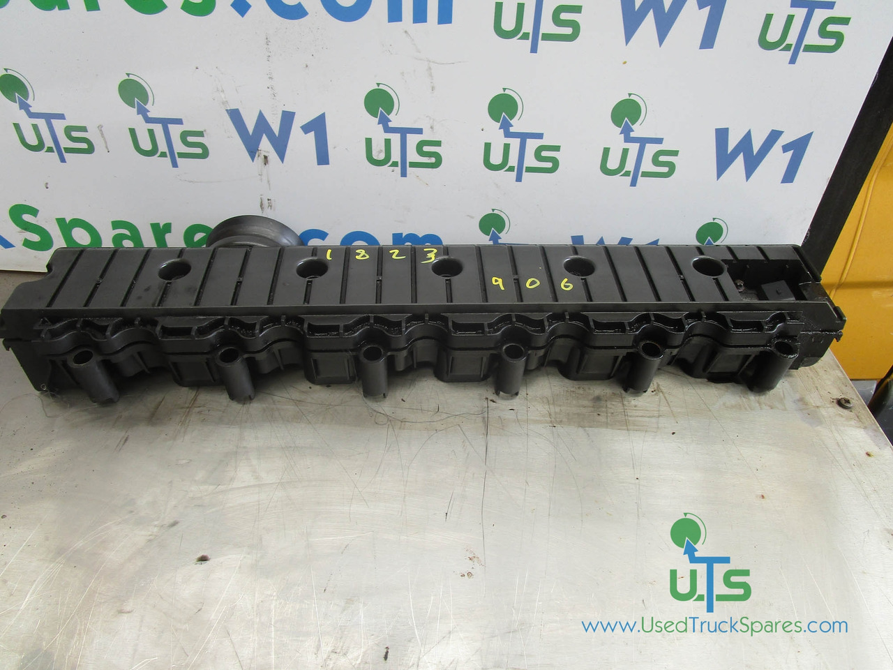 MERCEDES 1323/1823/2528 INLET MANIFOLD (PLASTIC) - Двигатель и запчасти для Грузовиков: фото 1 MERCEDES 1323/1823/2528 INLET MANIFOLD (PLASTIC) - Двигатель и запчасти для Грузовиков: фото 1