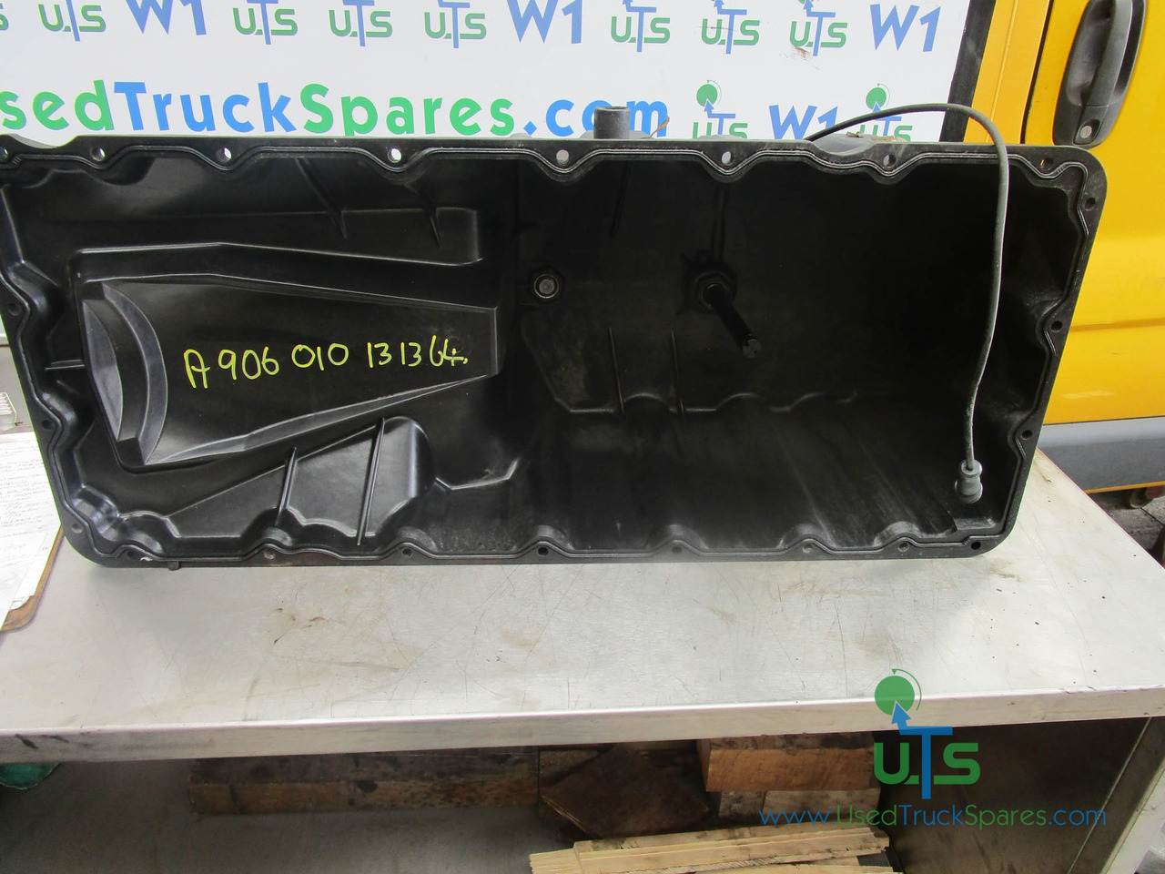 MERCEDES 1323/1823/2528 OM906LA SUMP P/NO A906010131364 - Двигатель и запчасти для Грузовиков: фото 2 MERCEDES 1323/1823/2528 OM906LA SUMP P/NO A906010131364 - Двигатель и запчасти для Грузовиков: фото 2