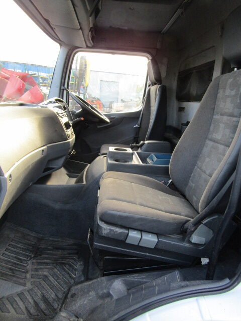 MERCEDES ATEGO 13TON CAB EX 2011 - Кабина для Грузовиков: фото 4 MERCEDES ATEGO 13TON CAB EX 2011 - Кабина для Грузовиков: фото 4