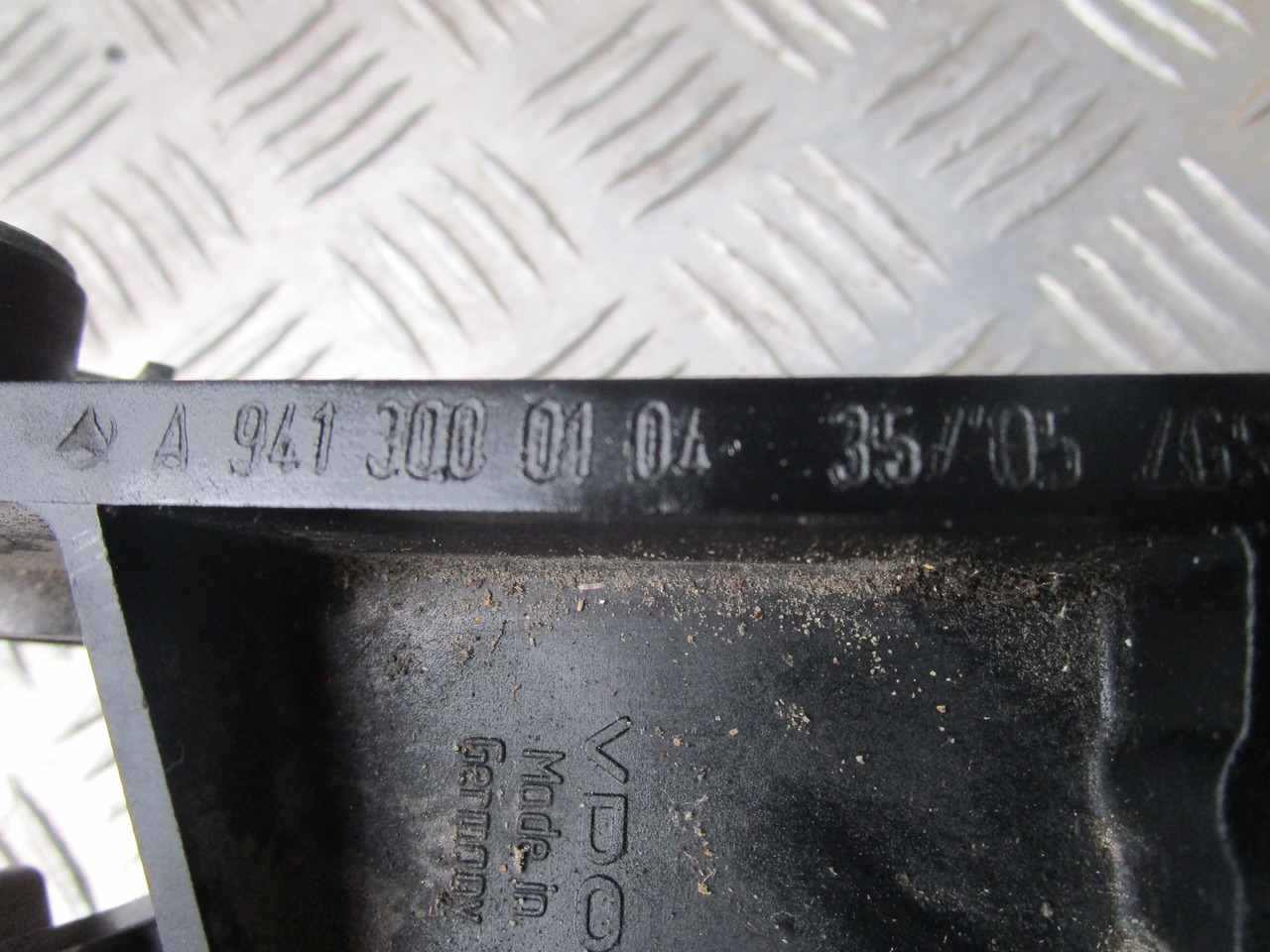 MERCEDES AXOR ACCELERATOR PEDAL P/NO A9413000104 - Кабина и интерьер для Грузовиков: фото 2 MERCEDES AXOR ACCELERATOR PEDAL P/NO A9413000104 - Кабина и интерьер для Грузовиков: фото 2