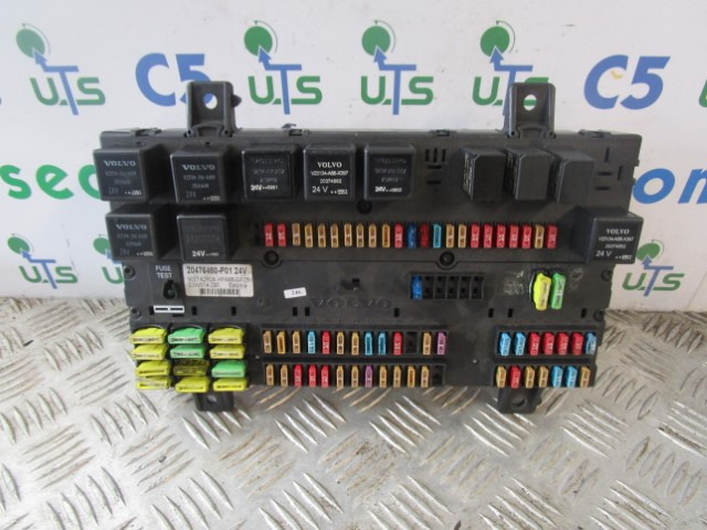 VOLVO FM12 FUSEBOARD 20476480-P01 - Электрическая система для Грузовиков: фото 1 VOLVO FM12 FUSEBOARD 20476480-P01 - Электрическая система для Грузовиков: фото 1