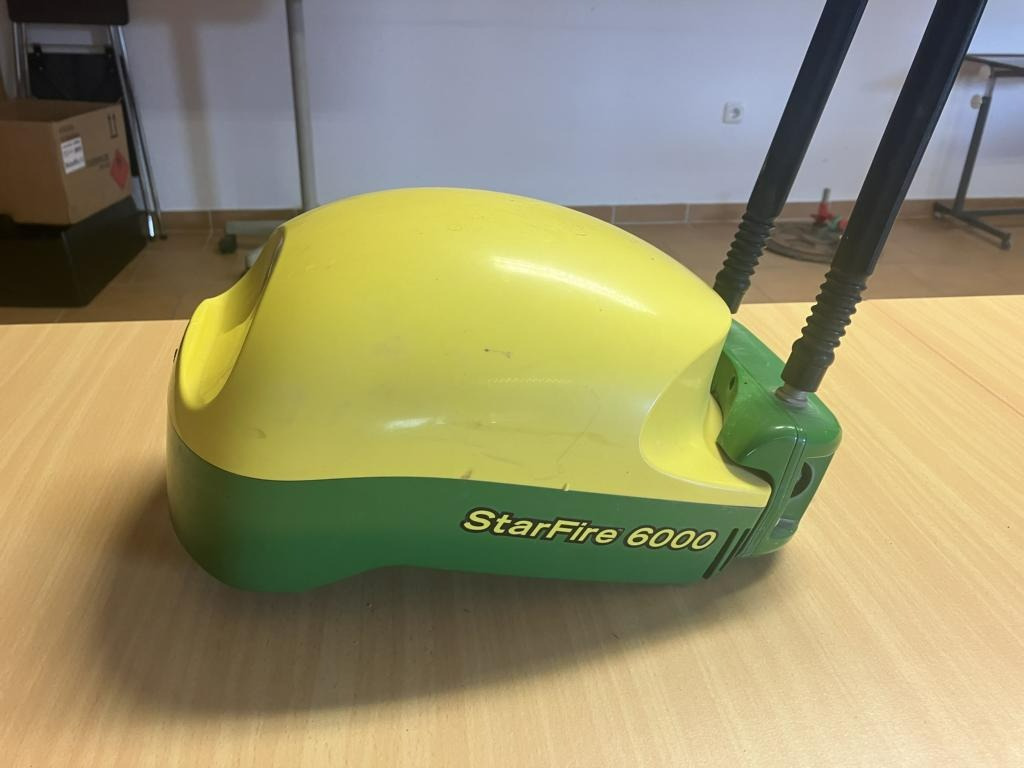 John Deere 6R185 - Трактор: фото 2 John Deere 6R185 - Трактор: фото 2