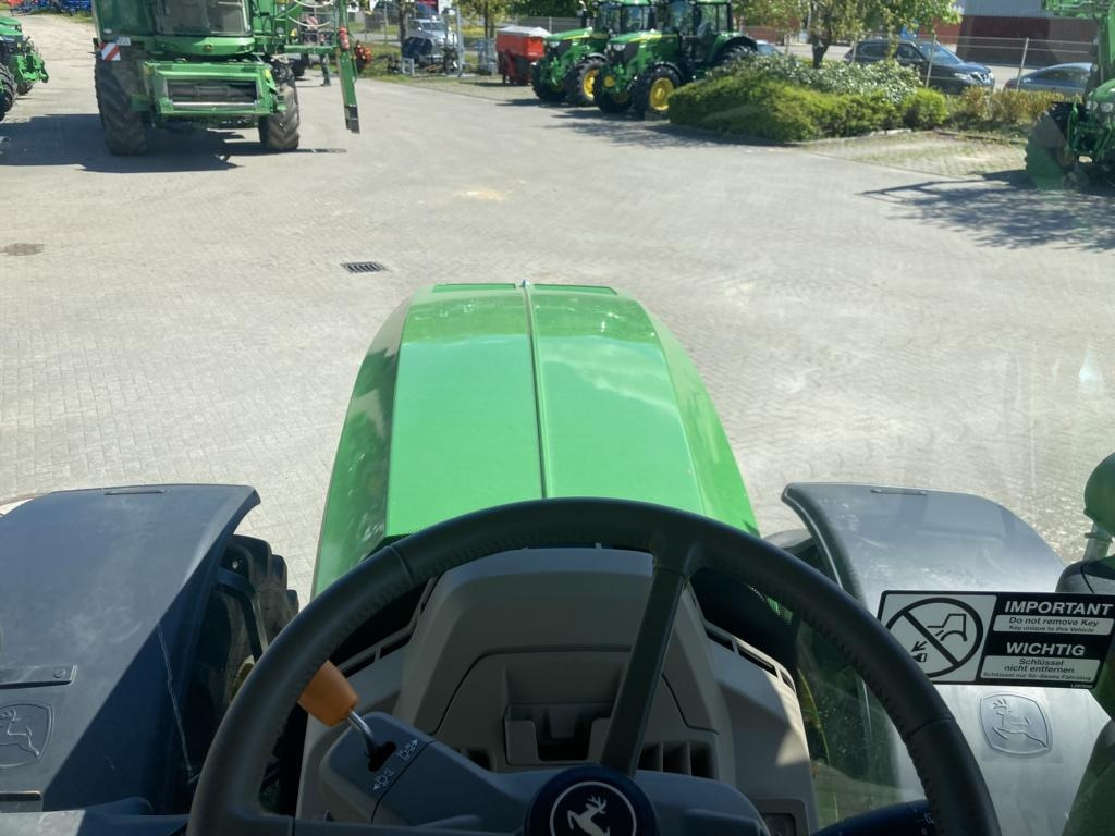 John Deere 6R215 - Трактор: фото 2 John Deere 6R215 - Трактор: фото 2