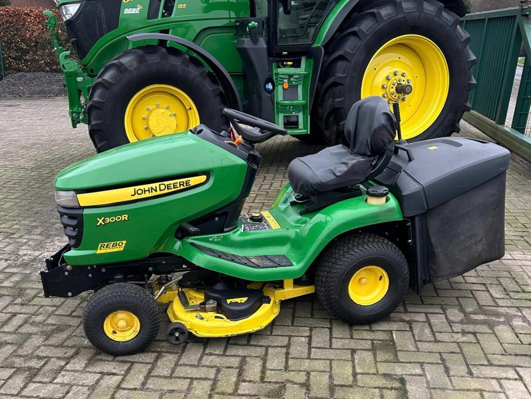John Deere X305R RASENTRAKTOR (MY11) - Косилка: фото 1 John Deere X305R RASENTRAKTOR (MY11) - Косилка: фото 1