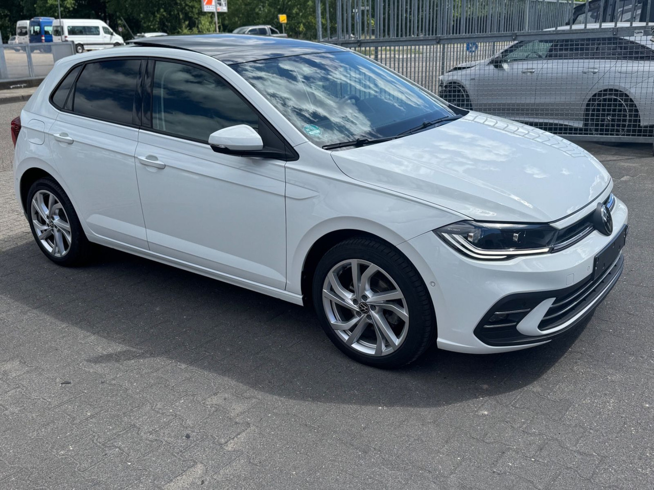 Volkswagen Polo Style 1.0 TSI DSG Pano / AHK / CAMERA - Легковой автомобиль: фото 2 Volkswagen Polo Style 1.0 TSI DSG Pano / AHK / CAMERA - Легковой автомобиль: фото 2