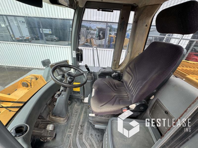 Колёсный погрузчик Liebherr L556: фото 9