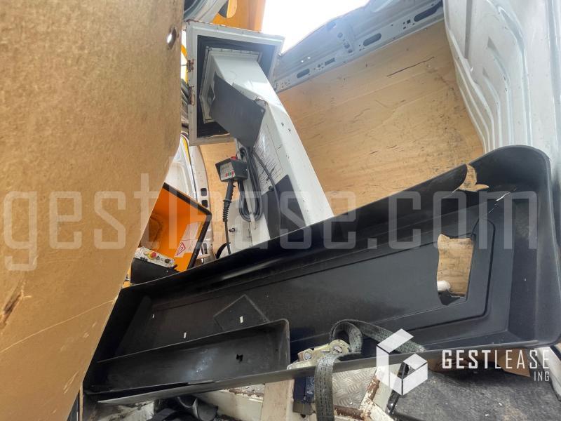 Грузовик с подъемником Renault MASTER 3 2.3 DCI 125 avec nacelle KLUBB: фото 9