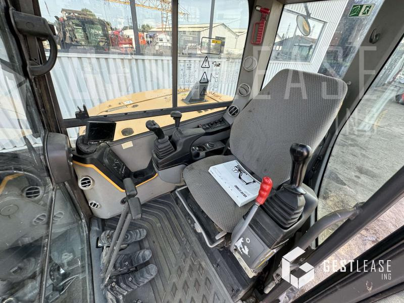 Гусеничный экскаватор Volvo ECR88D: фото 8