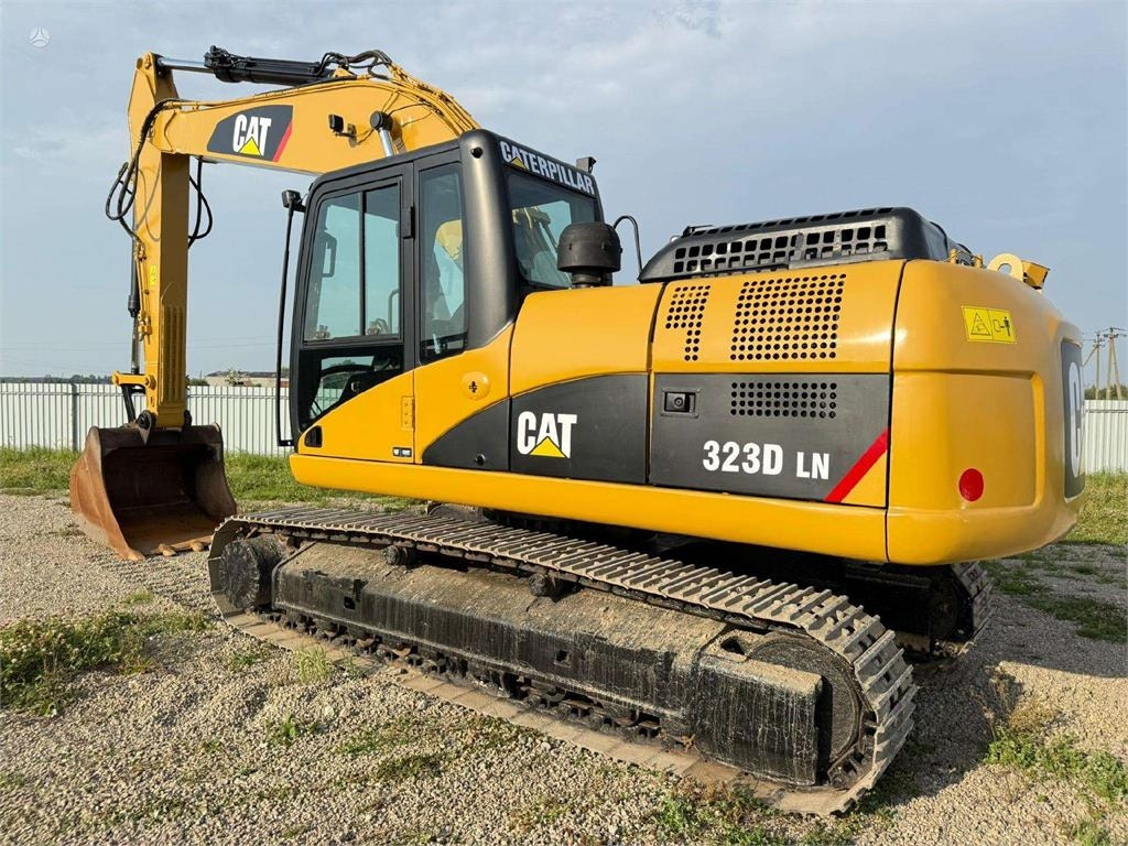 CAT 323 D  - Гусеничный экскаватор: фото 3 CAT 323 D  - Гусеничный экскаватор: фото 3