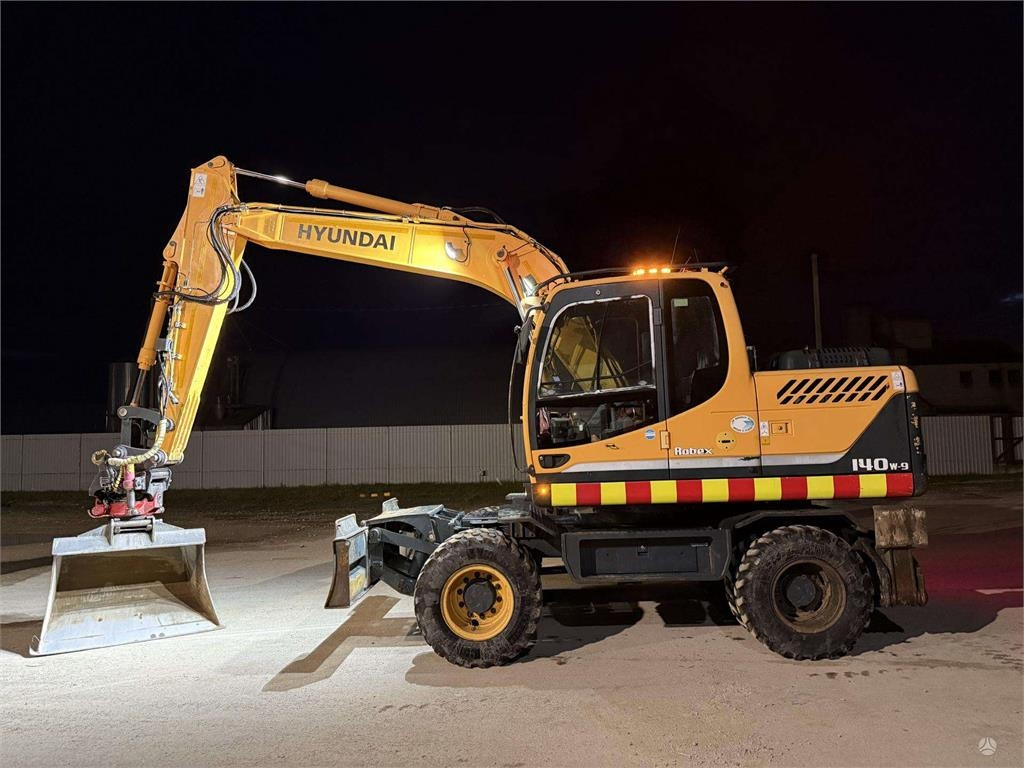 Hyundai Robex 140 W-9 ROTOTILT - Колёсный экскаватор: фото 2 Hyundai Robex 140 W-9 ROTOTILT - Колёсный экскаватор: фото 2