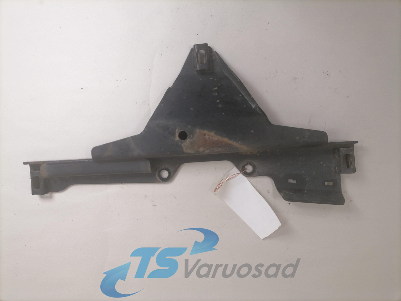 MAN Bummmmper bracket 81416105484 - Бампер для Грузовиков: фото 2 MAN Bummmmper bracket 81416105484 - Бампер для Грузовиков: фото 2