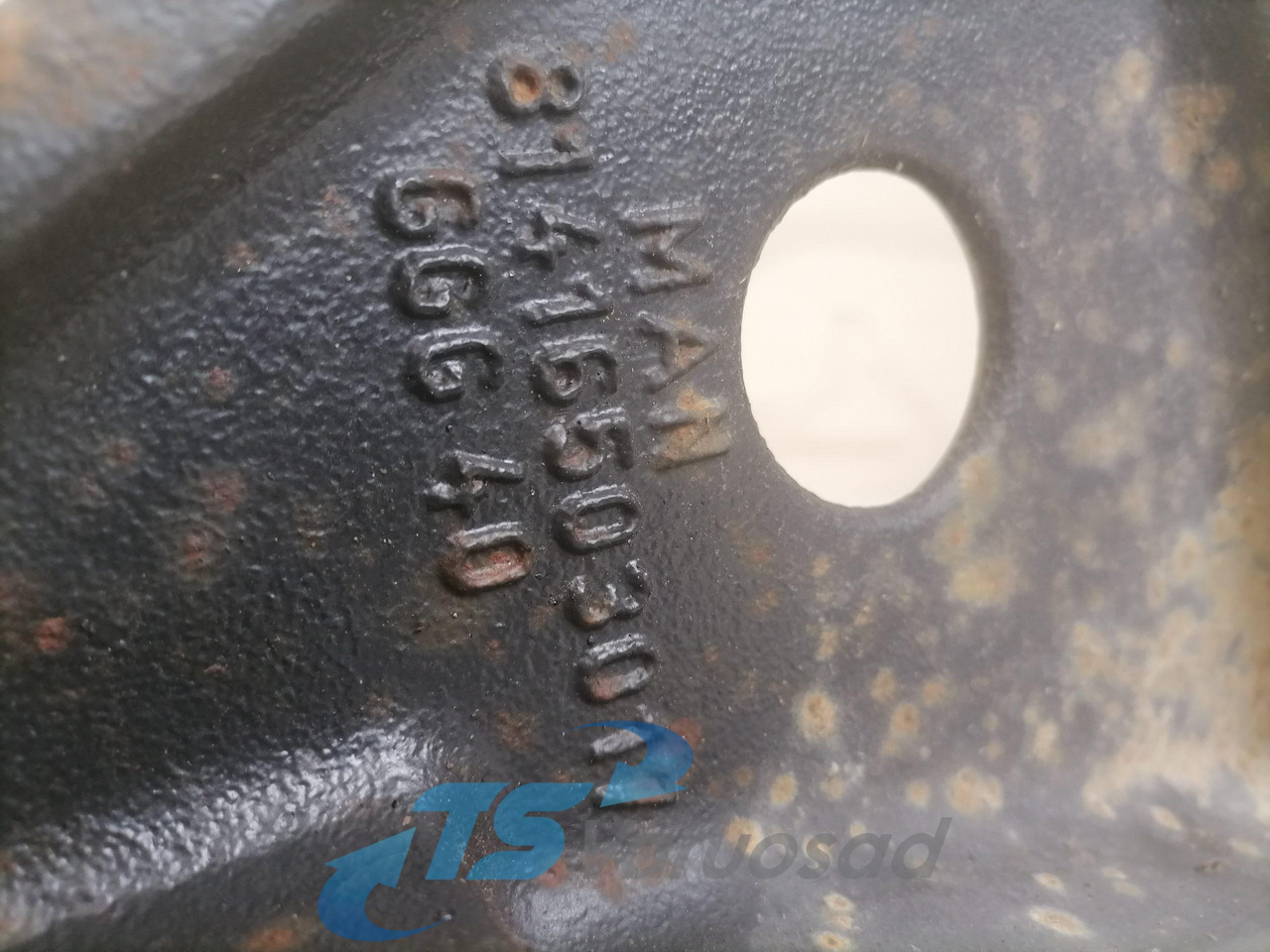 MAN Bummmmper bracket 81416503017 - Бампер для Грузовиков: фото 2 MAN Bummmmper bracket 81416503017 - Бампер для Грузовиков: фото 2