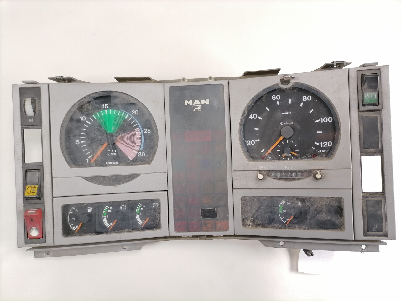 MAN Dashboard 81272026107 - Приборная панель для Грузовиков: фото 2 MAN Dashboard 81272026107 - Приборная панель для Грузовиков: фото 2